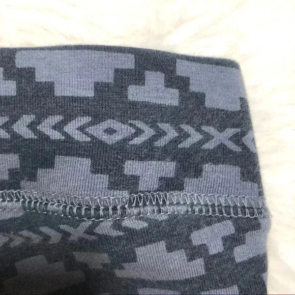 PINK By Victoria’s Secret Grey & Black Leggings SM - Picture 15 of 15